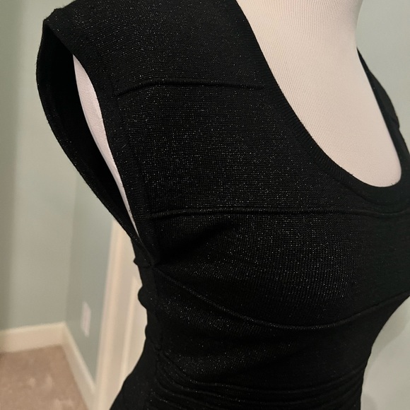 Simmering black dress in sauce S/P - Picture 5 of 10